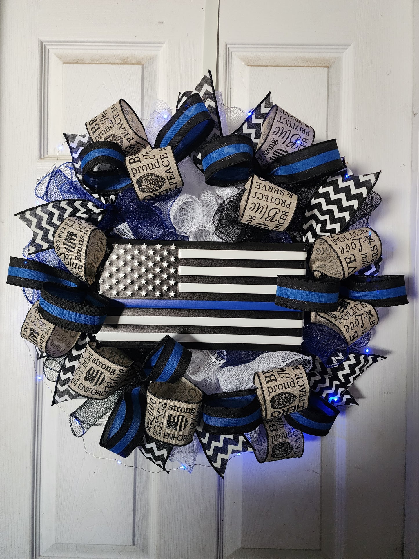 Thin Blue Line Police Tribute Wreath with Blue Fairy Lights & Metal Sign