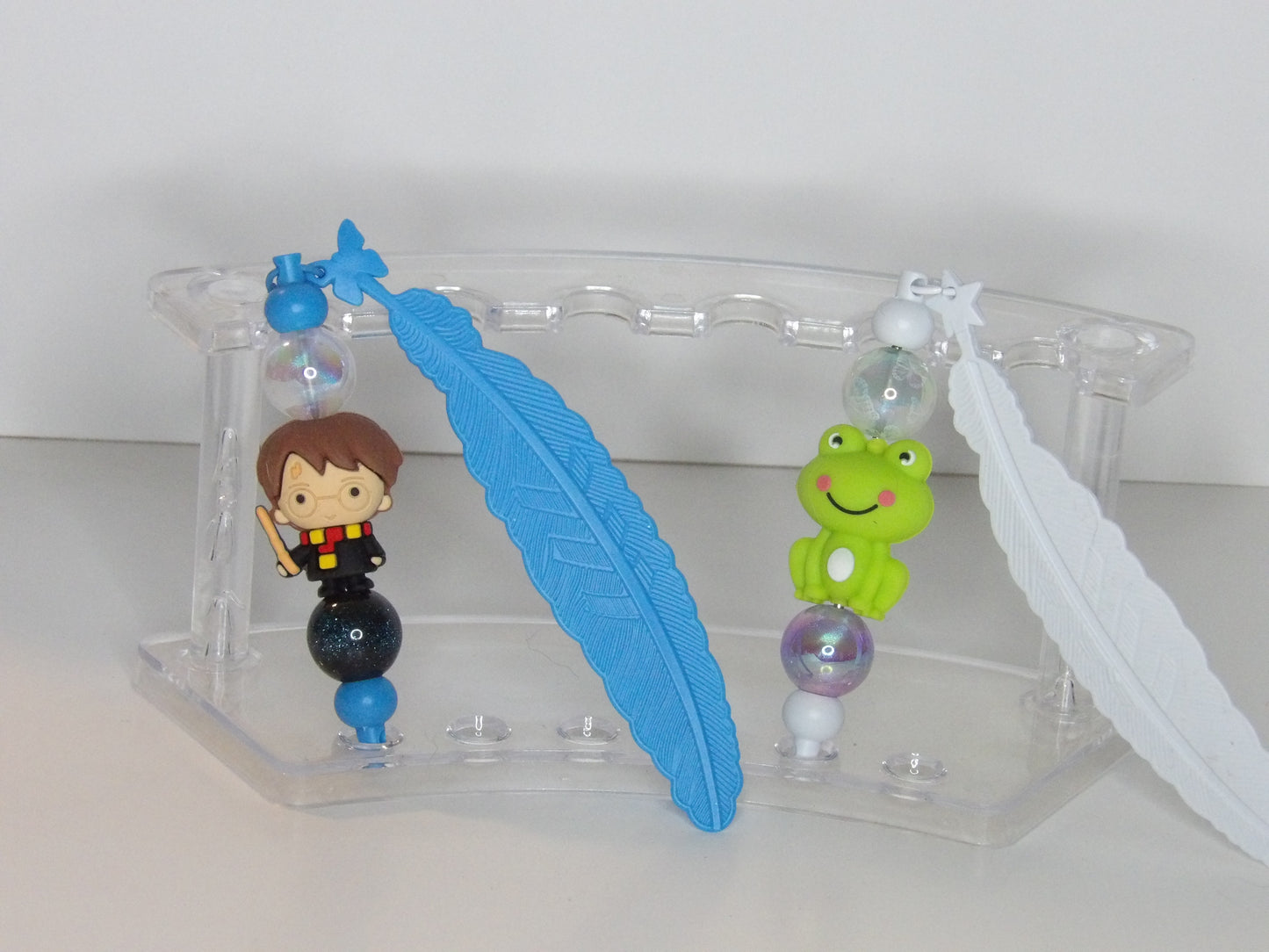 Handmade Beaded Feather Bookmarks – Fun & Colorful Silicone Design