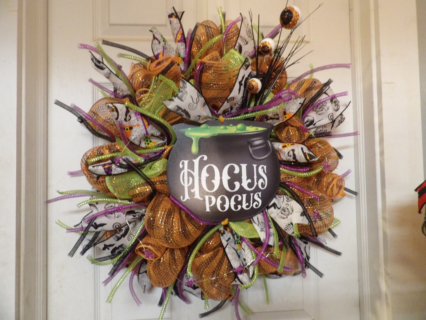 Hocus Pocus Halloween Wreath with Lights – Handmade Halloween Decor