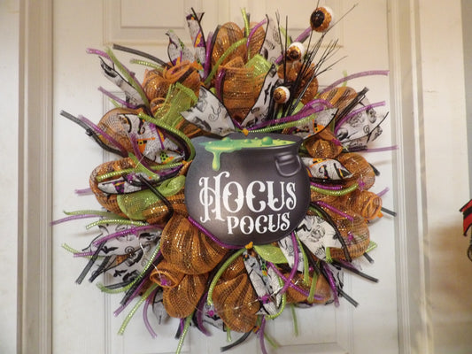 Hocus Pocus Halloween Wreath with Lights – Handmade Halloween Decor