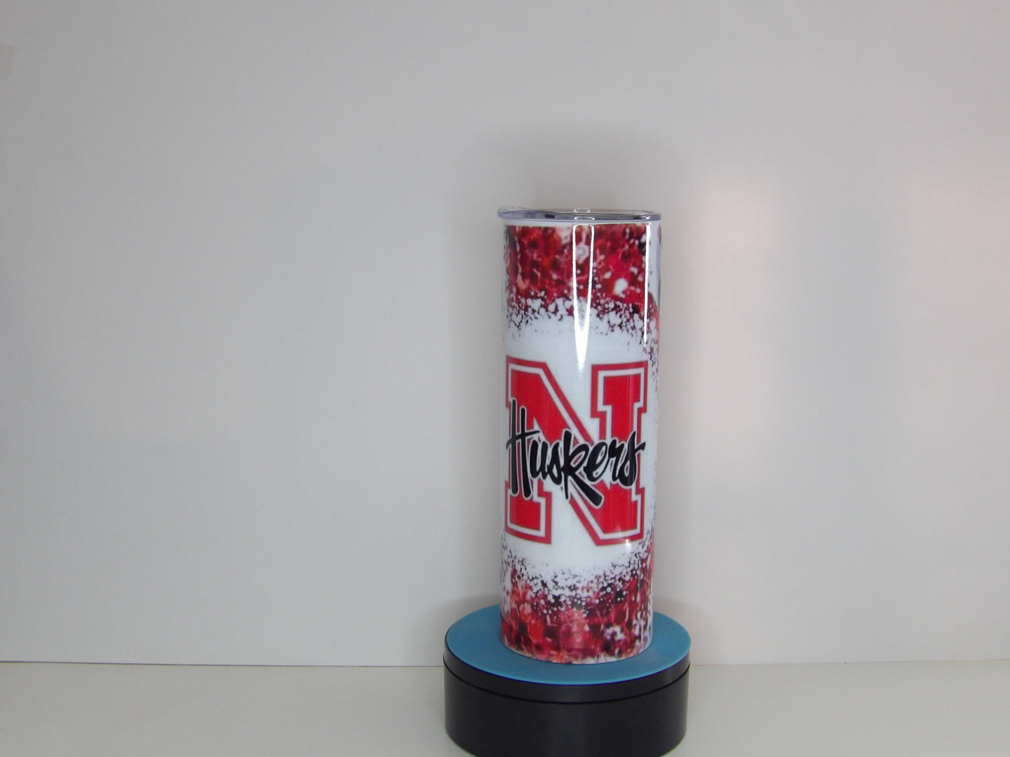 Yellow 14-Huskers 20oz Tumbler ā Red Glitter & Leopard Print Design with Straw