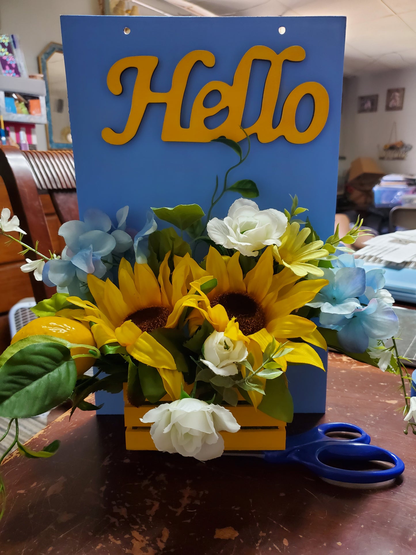 Hello Sign with Flowers