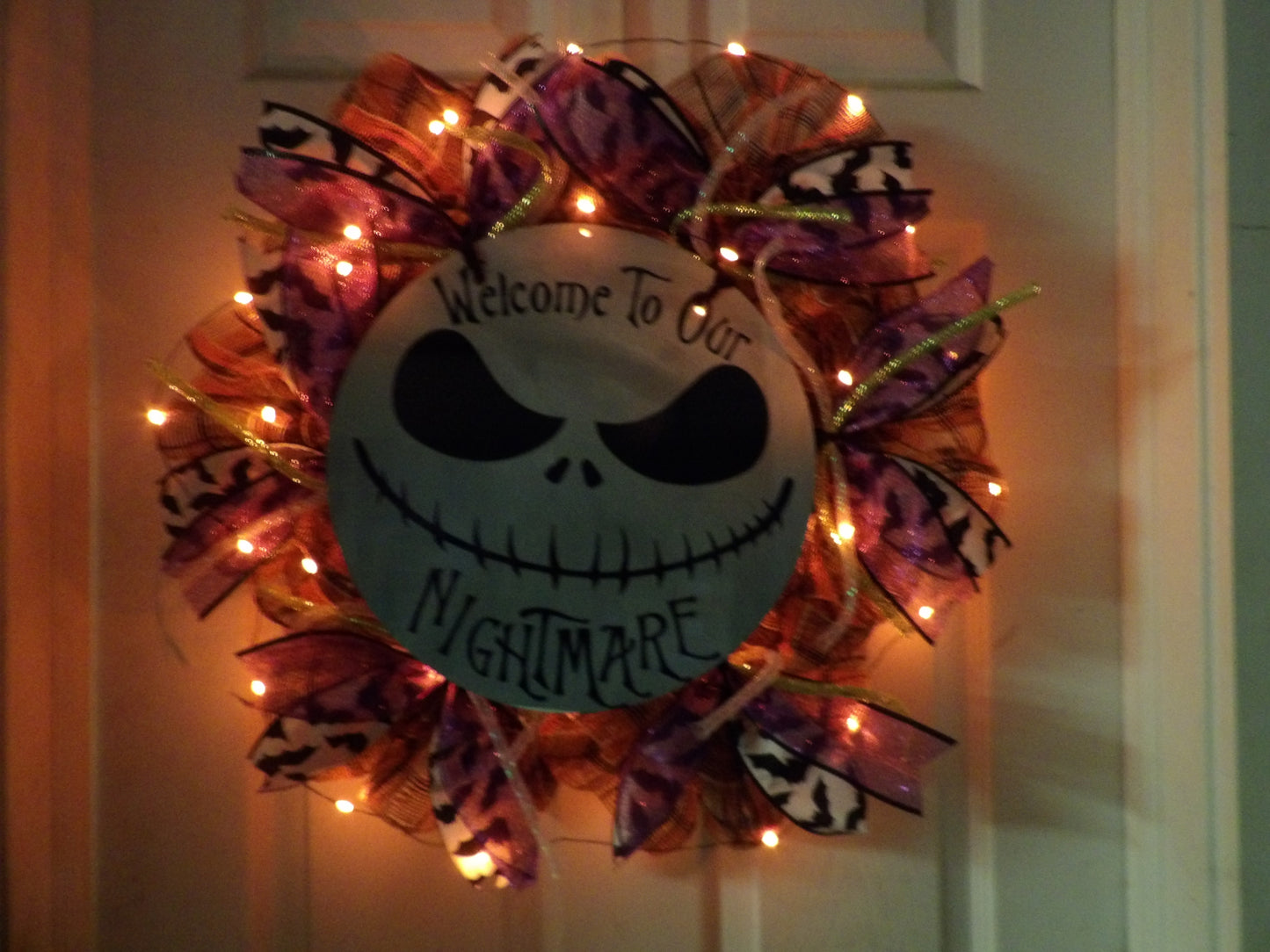 🎃 Welcome to Our Nightmare Wreath – with Lights 🎃