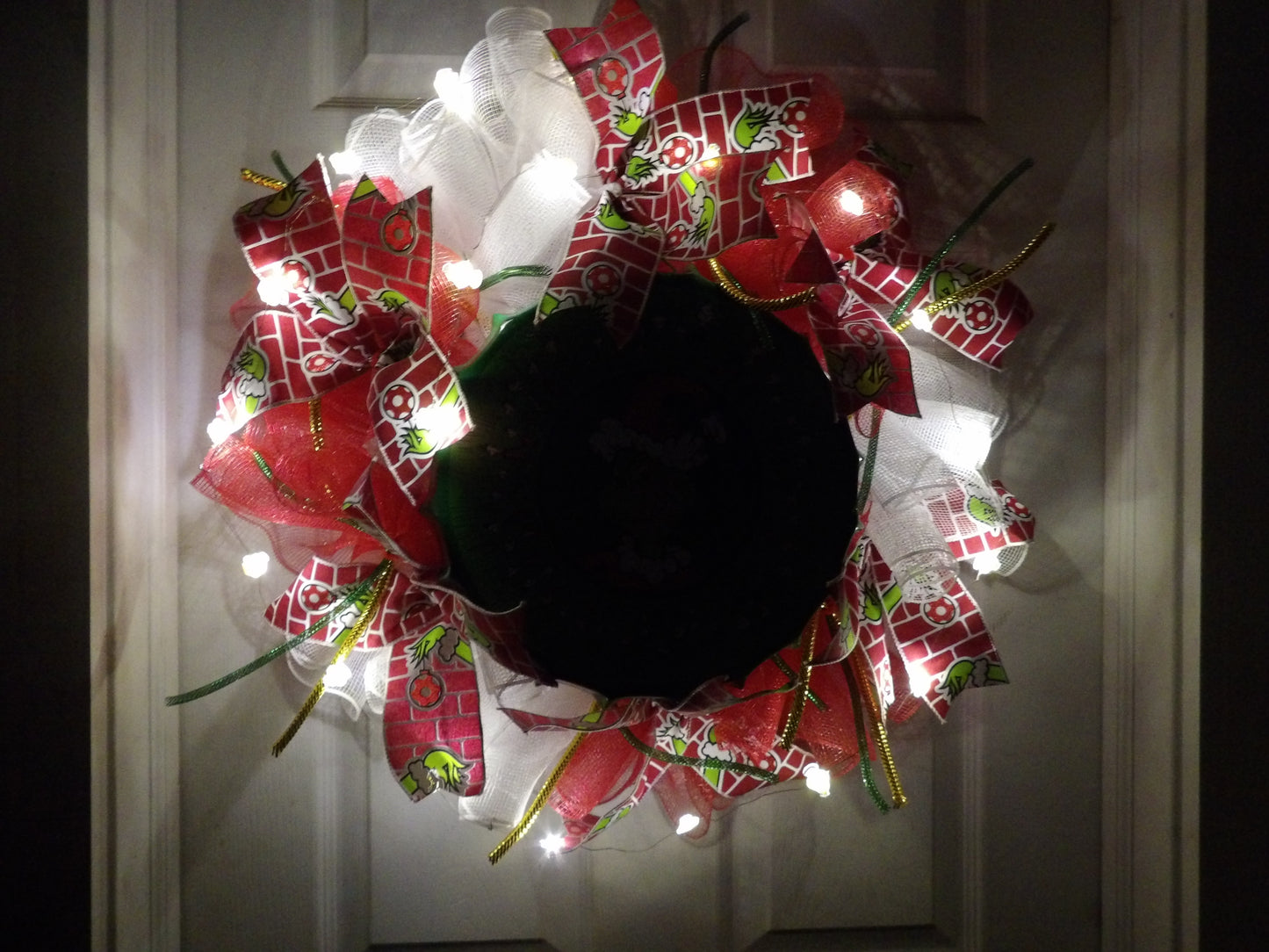 🎄 Grinch Holiday Wreath with Lights – Handmade USA Deco Mesh Door Décor