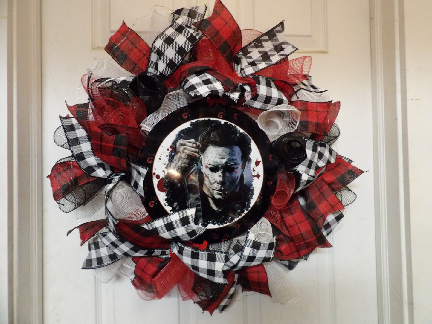 🎃 “Jason” Horror Halloween Wreath with Lights – Handmade Décor