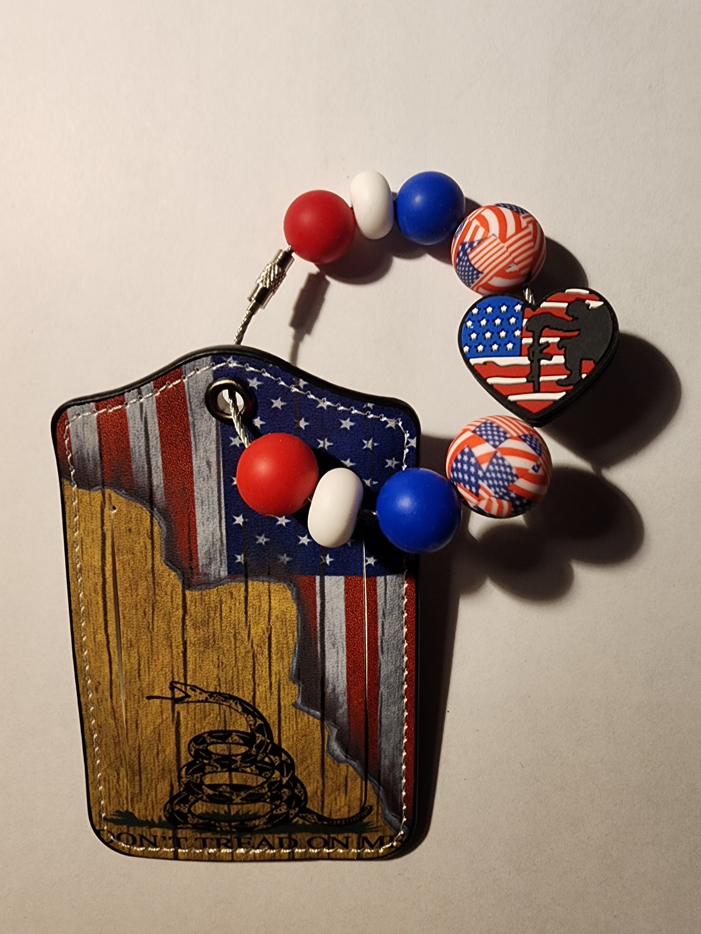 ✈️ Beaded Luggage Tags with Unique Designs